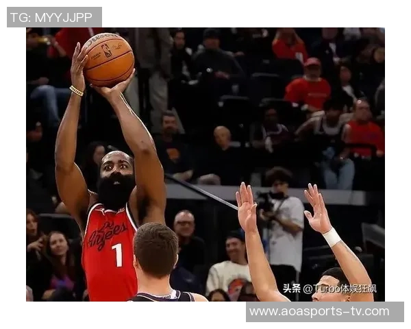 布克外线手感冰凉三分球失准却依然砍下27分助攻表现抢眼