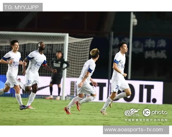 河南队宣布刘鑫瑜等三名球员离队韩东租借至石家庄李星贤租借至南通